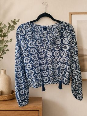 Roller Rabbit Blue and White Printed Peasant Blouse Size M